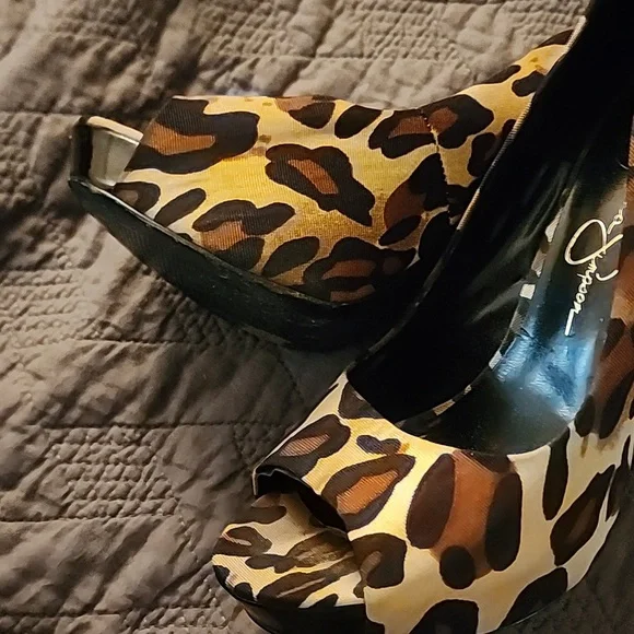 Jessica Simpson peeptoe Leopard platform heels - Picture 13 of 13